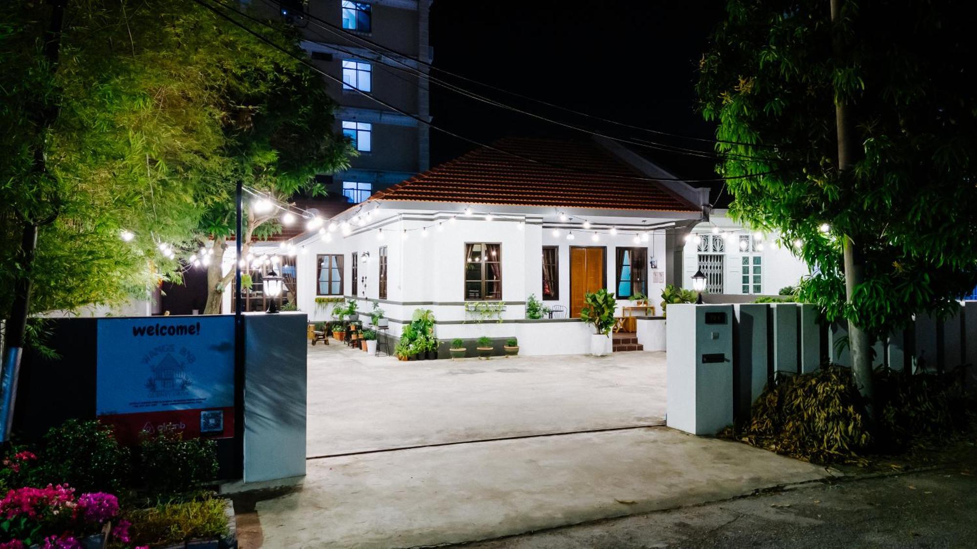 Wang'S Bnb 4 Bedrooms Villa George Town Exterior photo